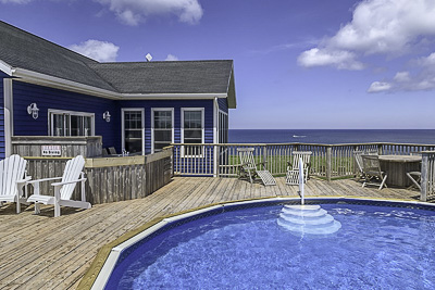 Oceanfront with pool and hot-tub